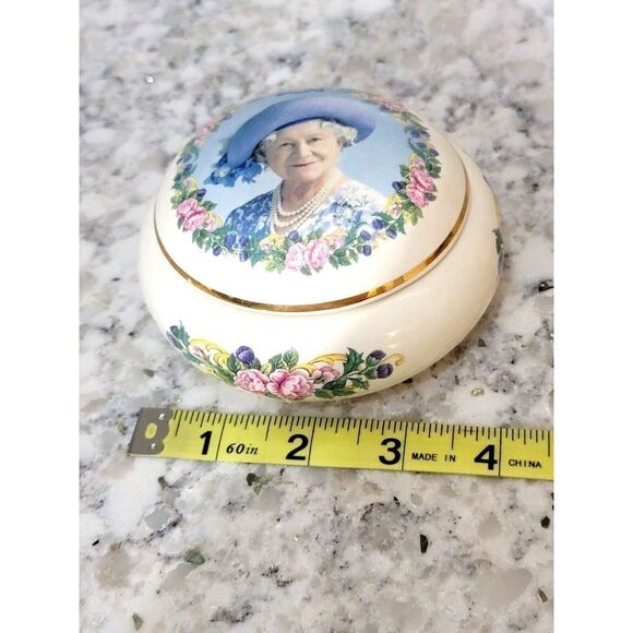 Queen Elizabeth Abbey Pottery Commemorate 100th Bday Dish‎ 2000 24K Gold Decor - Picture 7 of 9